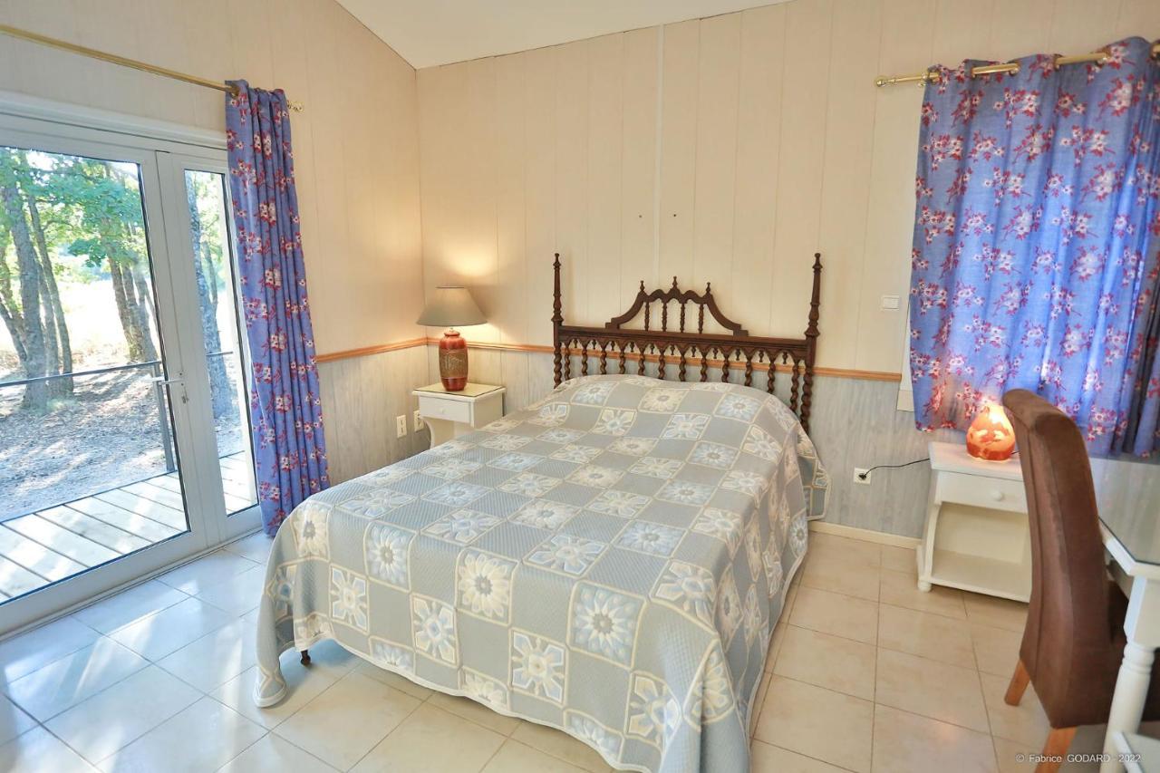 Hotel Restaurant Gite Les Lavandins Saint-Christol  外观 照片